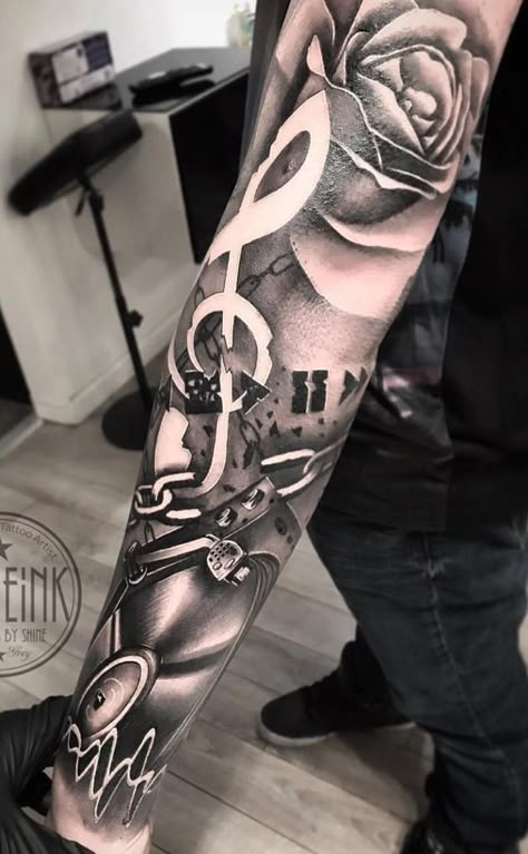 Music Tattoos Men, Music Staff Tattoo, Voll Arm-tattoos, Dj Tattoo, Music Sleeve, Music Tattoo Sleeves, Music Notes Tattoo, Full Arm Tattoos, Queen Tattoo