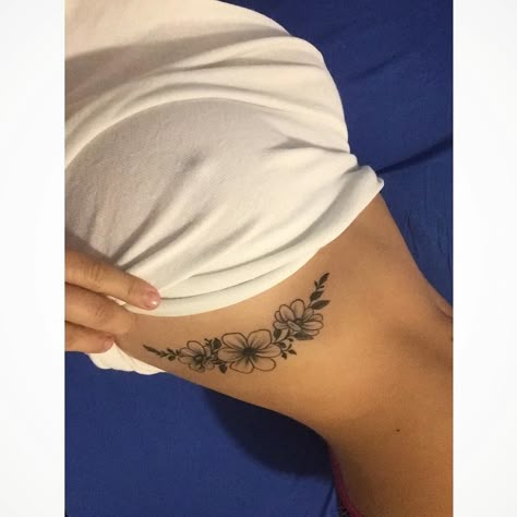 Hide Tattoo Placement, Flower Tattoos Underboob, Discreet Tattoo Placement, Tattoo Placement Women, Tattoo Placement For Women, Discreet Tattoos For Women, Tattoo Ribcage, Tattoos For Women On Thigh, Underboob Tattoo Designs