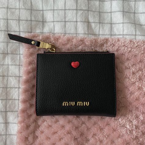 Aesthetic Card Holder Wallet, Wallet Aesthetic Black, Miu Miu Card Holder, Card Holder Wallet Aesthetic, Black Wallet Aesthetic, Cute Wallet Aesthetic, Miu Miu Jewelry, Aesthetic Wallet, Wallet Aesthetic