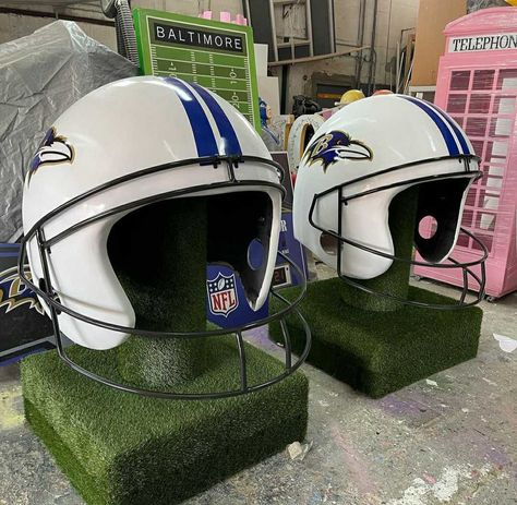 Where are all my football fans at ?? With Super Bowl Sunday only weeks away you want to make sure you’re prepared for your Super Bowl party ! Rivera Events has life sized themed helmets with the team you like ready for your event . These props are amazing to take pictures with and they add the perfect touch to your Super Bowl party! Who do you guys want to see in the 2021 Super Bowl ?? Marketing Activations, Scandi Chic, Nfl Photos, Sports Decor, Super Bowl Party, Super Bowl Sunday, Environmental Graphic Design, Experiential Marketing, Photo Stands