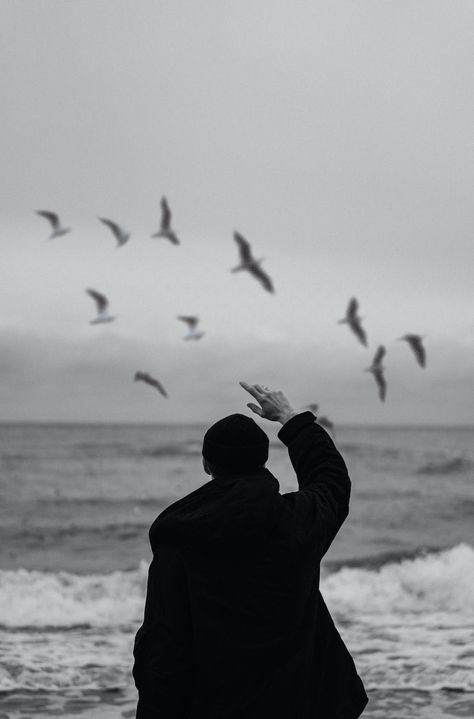 Person Standing Back View, Pov Reference, Sea Person, Birds Images, Picture Of A Person, Beach Birds, Mental Peace, View Beach, 2013 Swag Era