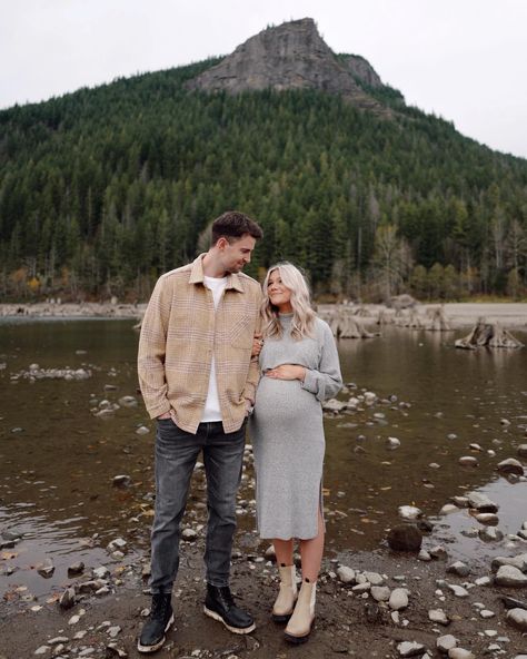 Turtle Neck Dress Maternity Shoot, Maternity Pictures Sweater Dress, Bre Sheppard Pregnant Outfits, Maternity Photos Mens Outfit, Trendy Maternity Shoot, Maternity Sweater Dress Photoshoot, Casual Maternity Outfits Photoshoot Winter, Bre Sheppard Maternity, Cold Weather Maternity Pictures