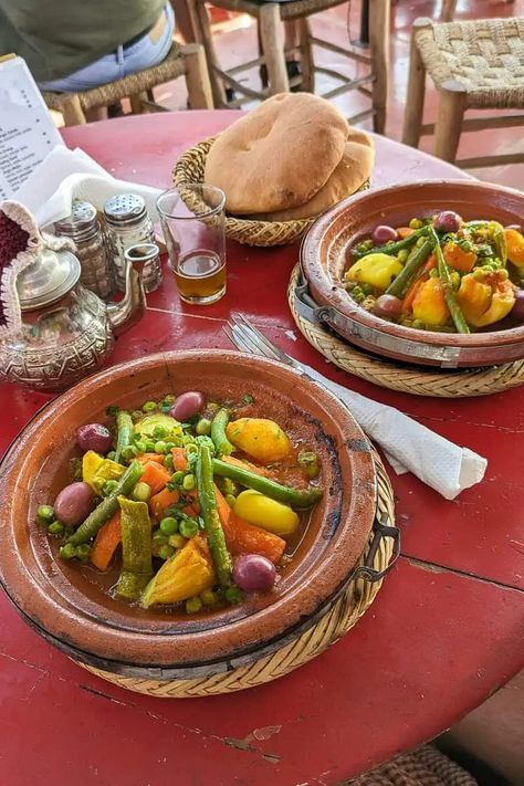 Hard Bread, Moroccan Salad, Morocco Food, Moroccan Cooking, Moroccan Mint Tea, Moroccan Dishes, Lentil Dishes, Vegan Guide, Vegan Bread