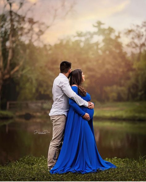 Royal Blue Maternity Dress Photoshoot, Maternity Photography Poses Couple Outdoor, Family Pregnancy Photoshoot, Royal Blue Maternity Dress, Maternity Gown Photography, Baby Bump Photoshoot, Maternity Photography Poses Outdoors, Maternity Photography Poses Couple, Maternity Photography Poses Pregnancy Pics