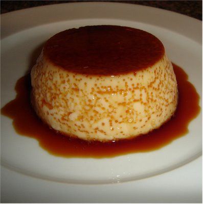 Es muy fácil y delicioso, para complacer paladares exigentes. Vietnamese Flan Recipe, Homemade Flan Recipe, How To Make Flan, Flan Au Caramel, Caramel Flan, Custard Pudding, Custard Desserts, Caramel Desserts, Flan Recipe