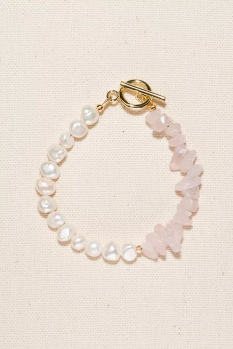 Gemstone Accessories, Necklaces Diy, Pearl Jewelry Design, Beaded Jewelry Necklaces, Rose Quartz Jewelry, Pearl Rose, Beaded Necklace Diy, Diy Bracelet Designs, Rose Quartz Bracelet