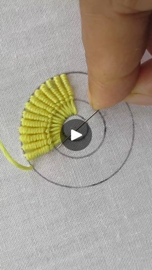 Bullion Knot Embroidery, Motif Sulam, Bullion Knot Stitch, Bullion Knot, Bullion Stitch, Knot Stitch, Bullion Embroidery, Stitch Tutorial, Viral Reels