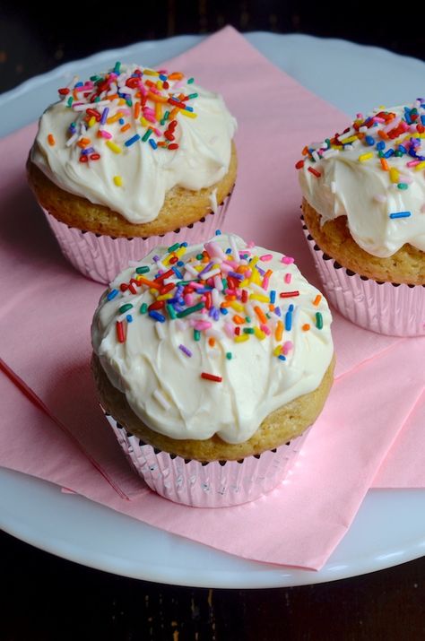 Keto Vanilla Ice Cream, Easter Cupcakes Easy, Trim Healthy Mama Dessert, Funfetti Cupcakes, American Buttercream, Healthy Cupcakes, Whipped Frosting, Ice Cream Cupcakes, I Am Baker