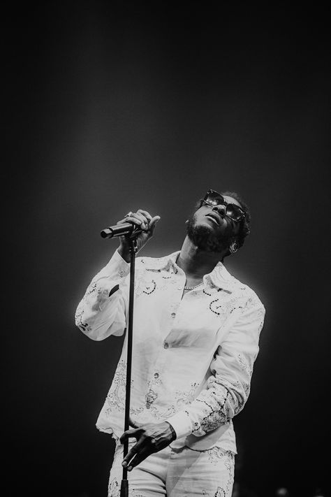 Leon Bridges Aesthetic, Leon Bridges Concert Outfit, Bridges Aesthetic, Leon Bridges, Music Collage, Artist Wall, Music People, Music Wallpaper, Song Bird