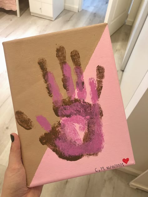 Cute Painting For Couples, Couple Goal Painting, Couple Painting Simple, Matching Paintings Canvas Couple, Handprint Canvas Ideas, Matching Canvas Painting Ideas, Cute Couple Painting Ideas, Paintings For Couples, Cute Mini Paintings Easy