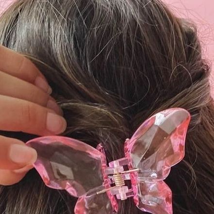 Aesthetic fashion butterfly clips hair accessories hair style pinterest Softie Hairstyles, Y2k Hairpins, Pink Butterfly Clips, Artsy Hairstyles, Colour Butterfly, Hair Clips Aesthetic, Love Butterfly, Clip Hairstyles, Spring Accessories