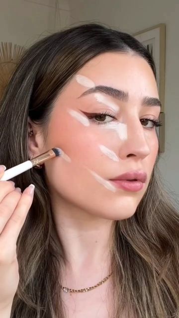 Facelift Makeup, Applying Concealer, Nude Lip Makeup, Face Makeup Tutorial Video, Using Concealer, Nose Makeup, Makeup Artist Tips, How To Apply Concealer, Face Lifting