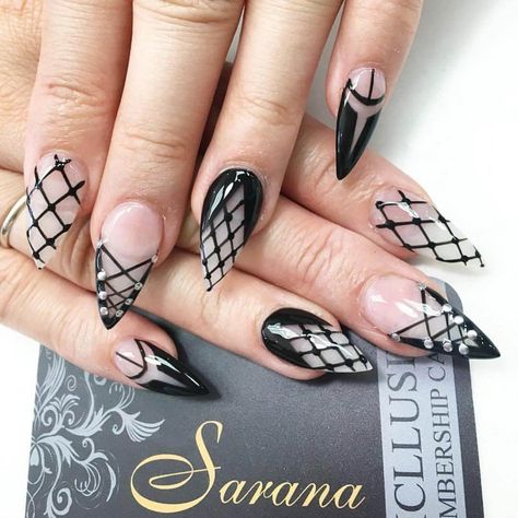 Stocking Nails, French Tip Nails Glitter, Art Corset, Fishnet Nails, Corset Nails, Tuxedo Nails, Black And White Nails, Sharp Claws, Lace Nail Art