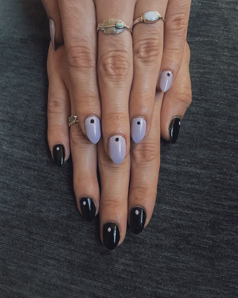 Simple Dots Nails, Black And Purple Gel Nails Short, Short Nail Designs Black And Purple, Black Lilac Nails, Purple And Black Nails Designs Simple, Lavender Black Nails, Black And Purple Short Nails, Light Purple And Black Nails, Black And Purple Nails Short