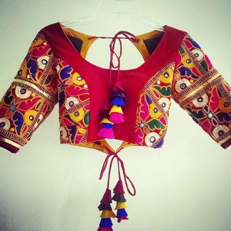 Navratri collection created by sapna davey Bharat Blouse Design, Gamthi Blouse Designs, Navratri Blouse Designs, Choli Blouse Design, Navratri Collection, Boat Neck Blouse Design, Cotton Blouse Design, Traditional Blouse Designs, Blouse Designs Indian