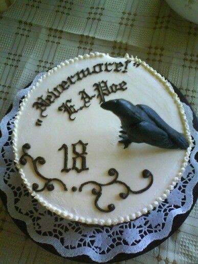 I love this cake Goth 18th Birthday Cake, Goth Cake Birthday, Goth Birthday Cake, Goth Cake, Cursed Cakes, Goth Cakes, Goth Cottage Core, Birthday 17, 19th Birthday Cakes