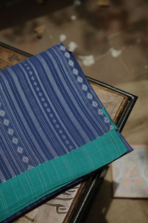 Bengal Cotton Sarees, Cotton Saree Designs, Unique Blouse Designs, Saree Blouse Designs Latest, Unique Blouse, Saree Models, Saree Trends, Blouse Designs Latest, Blouse Material