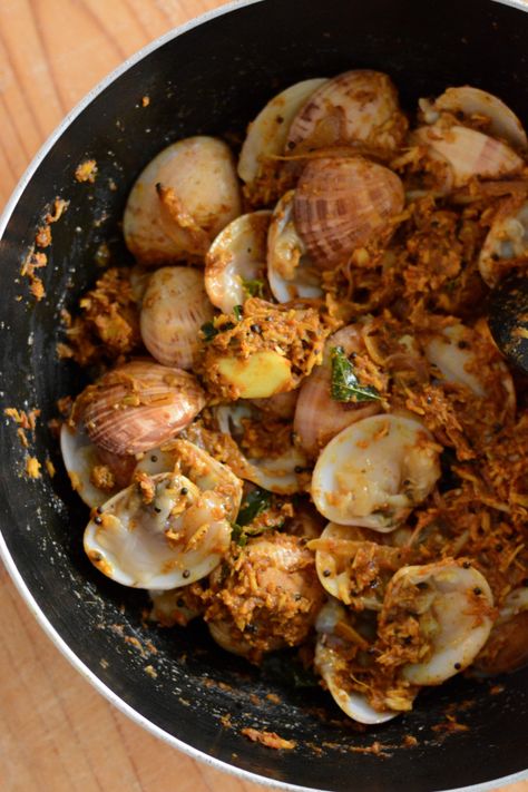 Kube Sukkhe (Mangalorean style Spicy Clams Sukka) - a traditional seafood preparation from the Protestant Christian community of Mangalore - thespiceadventuress.com Mangalorean Food, Mangalorean Recipes, Gluten Free Chilli, Indian Meals, Sea Foods, Fish Curry Recipe, Goan Recipes, Delicious Seafood Recipes, Mutton Recipes