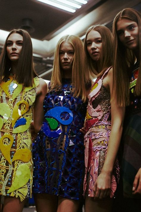 Mosaic paisley embellishment Backstage at Peter Pilotto SS15 LFW. More images here: http://www.dazeddigital.com/fashion/article/21731/1/peter-pilotto-ss15 Mosaic Fashion, Biker Jacket Style, Girl Biker, Jimmy Hendrix, Vittoria Ceretti, Peter Pilotto, Fashion Week 2015, Tough Girl, Givenchy Paris