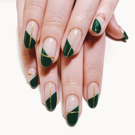 17 Gorgeous Green Fall Nail Ideas for 2023: Embrace the Natural Charm! St Patrick's Day Nails, Gold Glitter Nail Polish, Crackle Nails, Purple Ombre Nails, St Patricks Day Nails, Golden Nails, Gold Glitter Nails, Fall Nail Trends, Ombre Nails Glitter