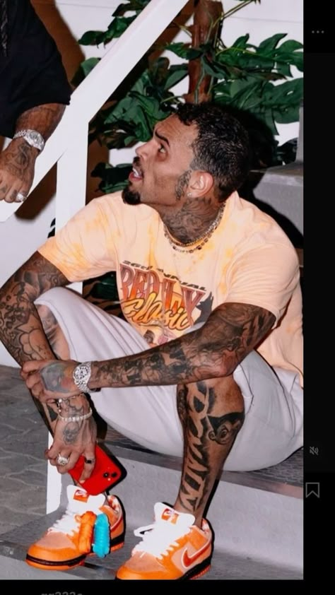 Chris Brown Tattoos, Jay Cinco, Chris Brown Photos, Drip Ideas, Chris Brown Photoshoot, Chris Brown Outfits, Chris Brown Style, Chris Brown Wallpaper, Chris Brown X