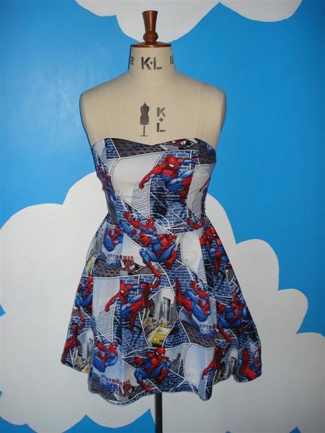 Spiderman Spiderman Dress, Sweet Heart Dress, Spiderman Web, Superhero Wedding, Geek Clothes, Marvel Clothes, Nerd Fashion, Geeky Girls, Super Hero Outfits