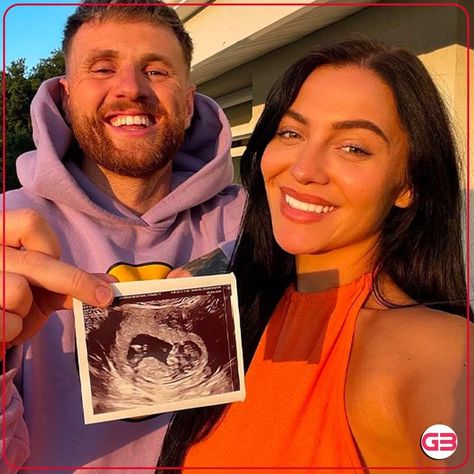 Prankster Kristen Hanby and his girlfriend, Jasmine Brownsword, are expecting their first baby, as revealed via Instagram on Sunday. Read full details! #KristenHanby #JasmineBrownsword #Girlfriend #Pregnant #pregnancy #Baby #Celebrity #Prankster Kristen Hanby, Husband Holding Pregnant Belly, Pregnant Kristen Bell, Kristin Johns Pregnant, Holding Pregnant Belly, Pregnant Actress, First Baby, S Word, Mom And Dad