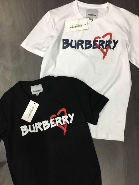 *BURBERRY* ❤️ Heavy lycra tshirt Store article HD PRINTING 💯 White and Black M to xxl 1:1:1:1 8 pc set Tshirt Design Men, Tshirt Design, The Clothes, Cotton T Shirt, Cotton Tshirt, Berry, Burberry, White And Black, Tshirt Designs