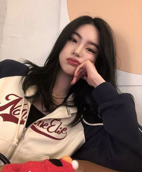 Boyish Girl, Korean Picture, Best Photo Poses, Selfie Ideas Instagram, Cute Selfie Ideas, Pretty Selfies, Insta Photo Ideas, Selfie Poses, Girl Style