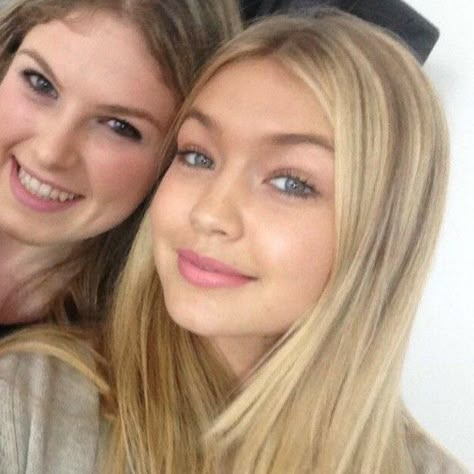 Gigi Hadid Blonde, Young Gigi Hadid, 2000s Makeup Looks, Gigi Hadid 2014, Blonde Babies, Jennifer Aniston Hair, Blonde Hair Looks, Blue Ivy, Hair Inspo Color