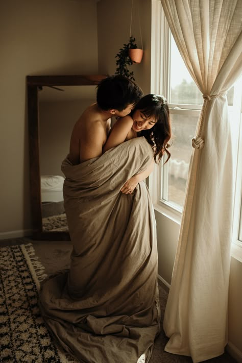 Couple Photos In Bedroom, Couple In Bedroom Pose, Diy Boudiour Photoshoot Couples, Couples Bourdier Photoshoot Ideas Bedroom, Boidour Ideas Couples, Couple Photoshoot In Bedroom, Couples Bourdier Photoshoot Ideas, Couples Bedroom Photo Ideas, Bodoir Sesion Ideas Couple