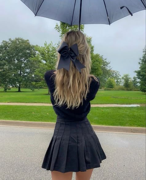 Lexi Mars, Private School Uniforms, Boarding School Aesthetic, School Uniform Outfits, Your Favorite, Rain Rain, Estilo Preppy, Preppy Aesthetic, Rory Gilmore