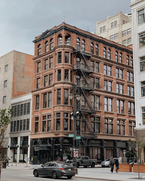 Apartment Nyc Exterior, Chicago Apartment Exterior, Building References Architecture, Downtown Apartment Exterior, Luxury Apartment Exterior, Small Building Design, Brick Apartment Building, Nyc Architecture, Apartment Building Exterior