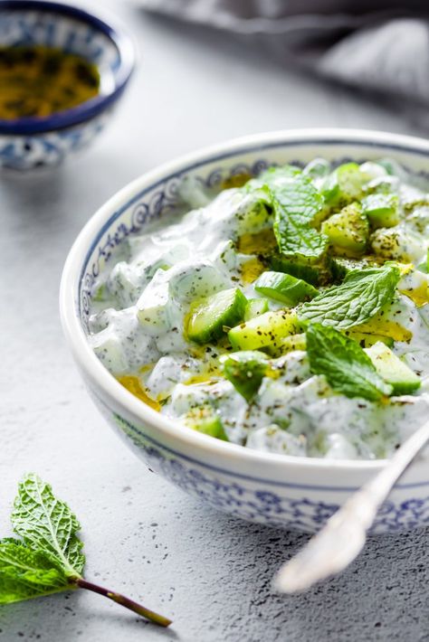 Jajik is a refreshing yogurt salad made with cucumbers, mint and garlic. It's the perfect side to serve with grilled meat or rice. Must try! Middle Eastern Lentil Soup Recipe, Hungry Paprikas, Middle Eastern Lentil Soup, Cucumber Mint Salad, Cucumber Yogurt Salad, Ramadan Recipes Iftar, Yogurt Salad, Salad Cucumber, Salad Inspiration