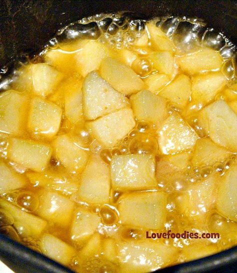 Caramel Pear Cornbread Muffins Carmel Pie, Simple Pie, Pie Fillings, Fruit Pie Filling, Profiterole, Caramel Filling, Pie Maker, Pie Filling Recipes, Diy Easy Recipes