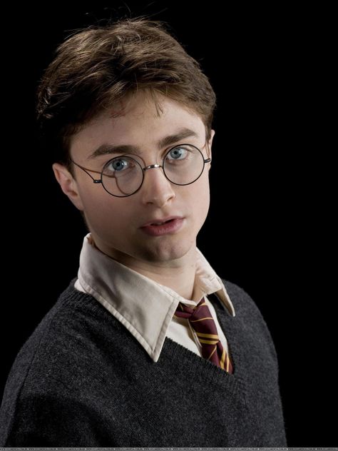 harry potter character images - Google Search Philosopher Stone, Harry Potter 6, Harry Potter 5, Harry Potter Wiki, Glume Harry Potter, Daniel Radcliffe Harry Potter, Harry And Hermione, Harry Potter Images, Harry Potter Tumblr