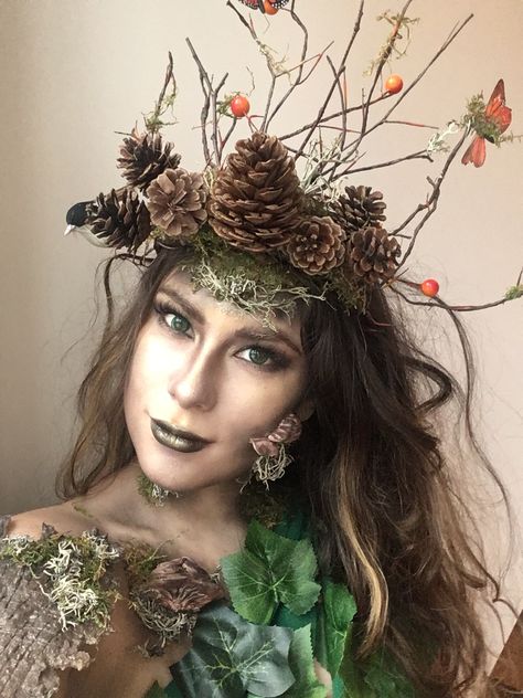 Mother Nature Hair, Nature Costume Ideas, Gaia Costume, Mother Nature Halloween Costume, Mother Nature Costume Makeup, Mother Nature Makeup, Mother Nature Costume Diy, Nature Halloween Costume, Mother Nature Halloween