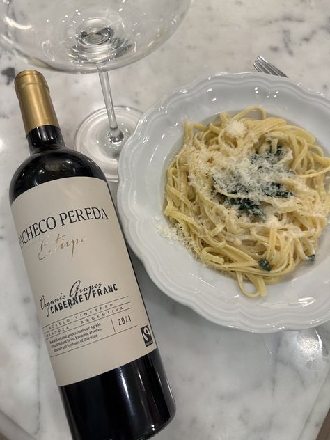 Fun fact: all red wine goes with pasta! Pasta is the perfect dish to pair wine with. The acidity and tannins in red wine can balance the richness of pasta sauces, especially those with tomatoes or meat. It's a classic pairing that enhances the overall dining experience. What is your go-to wine and pasta pairing? Tell us on the winelikes app where you control the food and wine app, not AI. #redwine #pasta #foodandwine #cabernetfranc #ucovalleywine #winelikesapp #winefacts Pasta With Wine, Wine And Pasta, Wine App, Wine Pasta, Wine Facts, Pasta Sauces, Pasta Pasta, Alfredo Pasta, Fun Fact