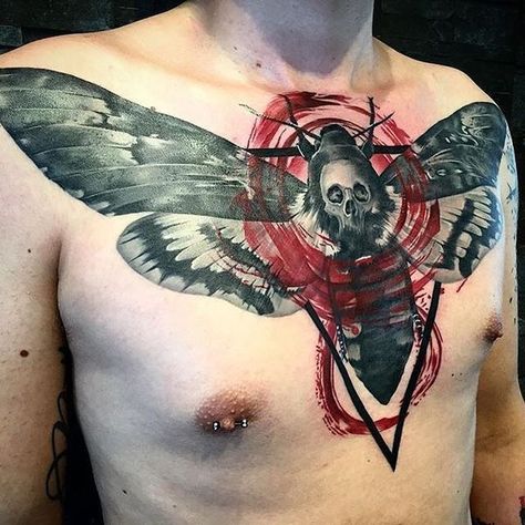 Trash Polka Chest Tattoo Arte Trash Polka, Realistic Trash Polka, Trash Polka Art, Fenix Tattoo, Trash Polka Tattoo Designs, Crow Tattoo Design, Tattoo Trash, Sketchy Tattoo, Moth Tattoo Design