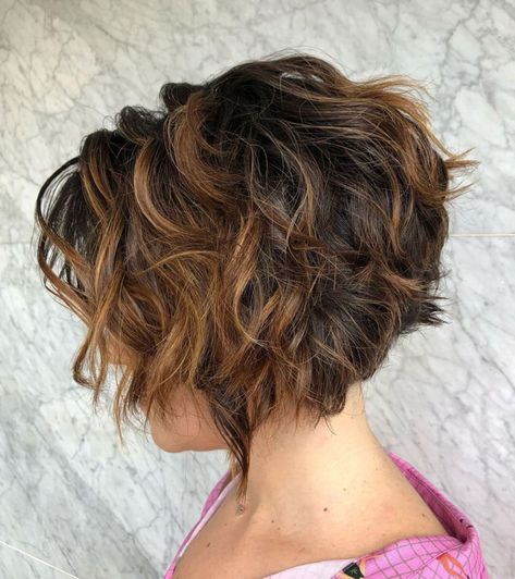 Dark Curly Shaggy Bob With Highlights Curly Stacked Bobs, Stacked Hairstyles, Short Curly Bob Hairstyles, A Line Haircut, Tan Skin Blonde Hair, Stacked Haircuts, Inverted Bob Hairstyles, Stacked Bob, Shaggy Bob