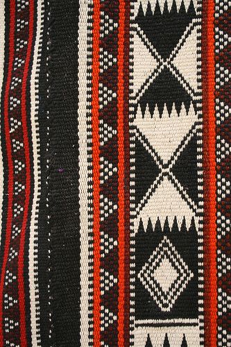 Bedouin weaving patterns by Raphael Bick, via Flickr Sadu Pattern, Bedouin Pattern, Saudi Pattern Design, Yemen Pattern Design, Saudi Fabric Texture, Al Sadu Weaving, Saudi Traditional Pattern, Amazigh Pattern, Arabic Art