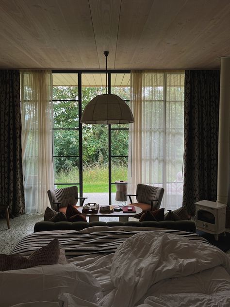 soho farmhouse aesthetic 🤍 Soho Farmhouse Interiors, Soho Farmhouse, Bedroom Goals, Farmhouse Interior, Stables, Interior Inspo, Luxury Hotel, Farmhouse, Cottage