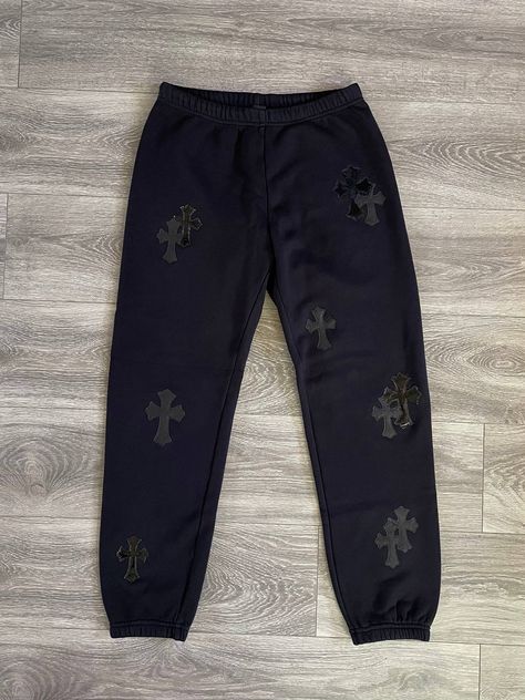 Chrome Hearts Sweatpants, Chrome Hearts Pants, Chrome Hearts Fashion, Men's Bottoms, Heart Clothes, Mens Casual Dress Outfits, Black Sweatpants, Mens Casual Dress, Chrome Hearts