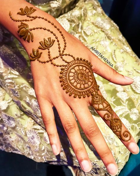 #lotustattoo #instagood #instadaily #henna #orlandohenna #hennaart #hennadesign #mehndi #mehendi #styleinspiration #orlandoartist… Henna Designs Lotus, Easy Mehndi Designs For Beginners, Simple And Easy Mehndi Designs, Elegant Mehndi, Simple And Easy Mehndi, Mehndi Design For Back Hand, Wedding Henna Designs, Easy Mehndi Designs, Easy Mehndi