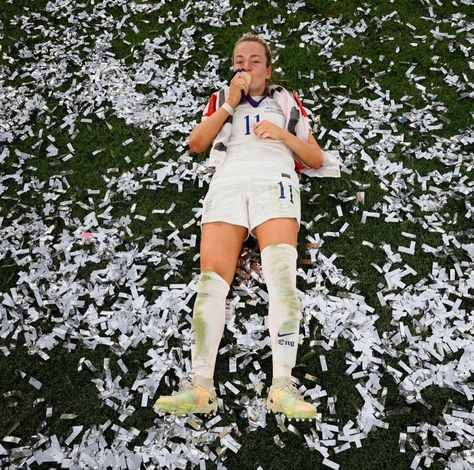 Lauren Hemp England, England Lionesses Wallpaper 2023, England Lionesses Aesthetic, Lauren Hemp, Football Lionesses, Woso Football, Euros 2022 Lionesses, Lioness Soccer, Soccer Aesthetic