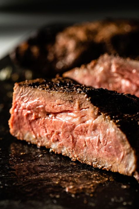 Smoked Tri Tip Recipe | Smoke it low and slow, then sear it hot and fast for perfectly cooked, packed-with-flavor and super-juicy tri tip steak. #tritip #smokedtritip #grilledtritip #steakrecipe Tri Tip Recipe, Tri Tip Marinade, Tri Tip Steak Recipes, Tri Tip Steak, Smoked Tri Tip, Cooking Tri Tip, Beef Tri Tip, Beef Loin, Hey Grill Hey