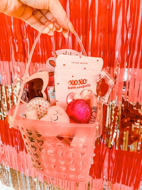 Galentines Party Gift Baskets, Galentines Party Gift Bags, Valentines Goody Bag, Valentines Goodie Bags For Adults, Galentines Gifts Basket, Valentines Day Goodie Bags, Galentines Gifts Idea, Galentines Ideas, Valentines Theme Party