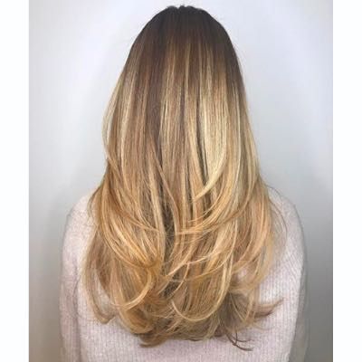 17 Kapsels en haarstijlen voor lang haar in laagjes Going Grey With Blonde Hair, Long Wash And Go Haircut, Long Layers Fine Hair, Blonde Long Hair With Layers, Layered Brunette Hair, Long Blended Layers Face Framing, Long Haircut, Haircut Inspo, Chop Chop