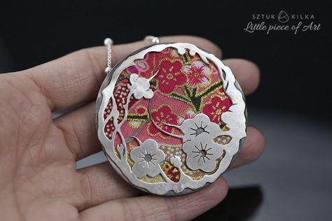 Japanese Symbols, Silversmithing Jewelry, Japanese Jewelry, Japan Kawaii, Modern Jewellery Design, Trip To Japan, Metal Clay Jewelry, Pierced Jewelry, Japanese Crafts