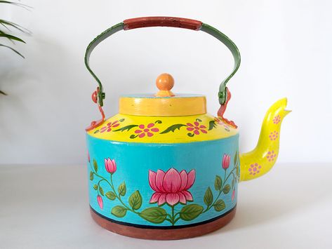 Tea Kettle Painting, Kettle Painting, Painted Kettle, Tea Indian, Painted Canisters, City Palace Jaipur, Painted Teapot, Indian Tea, Painted Wooden Boxes